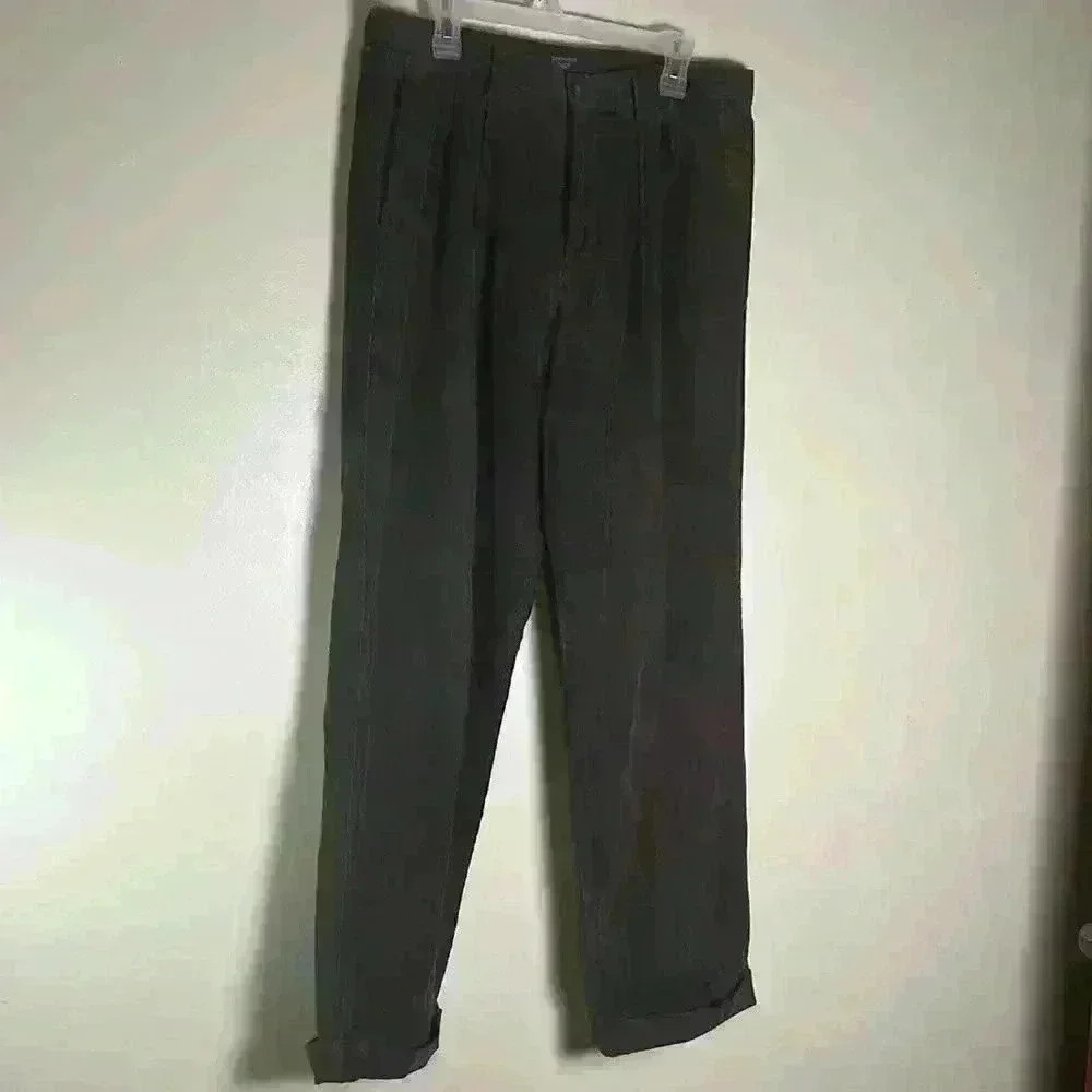 Dockers Men’s vintage dressing, outdoor Olive Green dressing, outdoor pants.